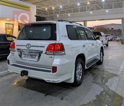 تۆیۆتا لاند کروزەر